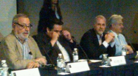 Entre los asistentes al anuncio destacan el presidente de la FIL, Raúl Padilla y el rector de la UdeG, Marco Antonio Cortés Guardado.  /