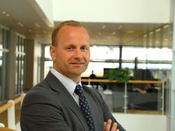 Steen Jakobsen, es jefe del banco de inversión, Saxo Bank y habló sobre cómo aprovechar la crisis para cambiar prácticas. ESPECIAL  /