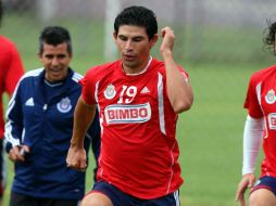 Jonny Magallón enfrentará por segunda ocasión a su ex compañero Omar Bravo. MEXSPORT  /