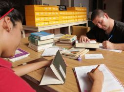 El Conaculta busca impulsar a los escritores jóvenes de todo el país, para continuar con su labor creativa en el género ensayístico.  /