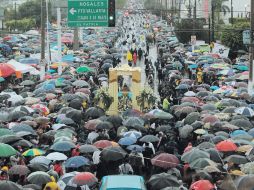 A partir de la zona limítrofe entre Zapopan y Guadalajara se registró una mayor concentración de fieles.  /