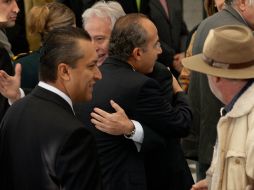 El Presidente Felipe Calderón saluda al empresario Alejandro Martí, a su llegada al Alcázar del Castillo de Chapultepec. NOTIMEX  /