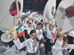 La delegación mexicana fue la más aplaudida en el Estadio Omnilife.  /