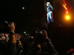 Axl Rose reafirmó en Paraguay el porqué se le considera una leyenda viviente de la música moderna. EFE  /