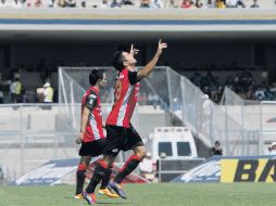 Ricardo Bocanegra festeja su anotación a Pumas, al minuto 30 del primer tiempo. NTX  /