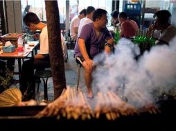 Las dietas poco saludables y estilos de vida sedentarios han colaborado en el aceleramiento de enfermedades crónicas. AP  /