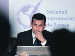 Ollanta Humala, presidente de Perú, se queja de que un sector de la prensa de su país lo prejuzgó al inicio de su carrera política. EFE  /