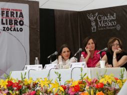 Ana Garcia, durante la Mesa redonda ''Hijos y Nietos del Exilio'' en el marco de la Feria Internacional del Libro en el Zócalo. NOTIMEX  /
