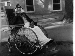 La exposición no sólo ha reunido 200 de sus fotos, sino también los cuadernos personales de la fotógrafa. ESPECIAL  /