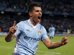 El jugador del Manchester City, Sergio Agüero, celebra el golazo que metió al Villarreal en su encuentro. REUTERS  /