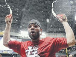 Jaime García celebra el pase a la Serie Mundial luego de vencer a los Cerveceros de Milwaukee. REUTERS  /