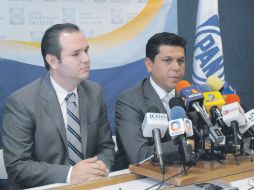 Miguel Monraz y Gustavo Macías (derecha). ESPECIAL  /