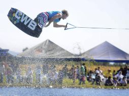 El ganador estadounidense, Andrew Adkison, logró una rutina limpia y con grandes trucos. EFE  /