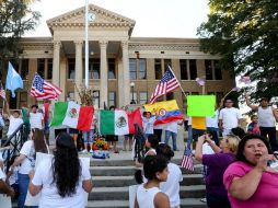 Los inmigrantes tanto legales como ilegales son presa del racismo en Alabama. AP  /