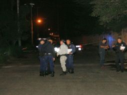 Elementos de la Dirección de Seguridad Pública de Zapopan, recibieron un reporte anónimo sobre la presencia de los cadáveres.  /