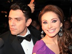 Los ahora esposos, Jorge Salinas y Elizabeth Álvarez. ARCHIVO  /