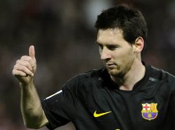 También señala que la gente paga para ver a Messi y que niños se hacen del Barça por él. AFP  /