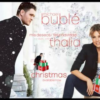 Bublé y Thalía cantan juntos tema navideño