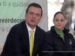 El jefe capitalino del DF Marcelo Ebrard durante el informe del programa Reverdece tu ciudad, a lado de Lolita Cortés. NTX  /