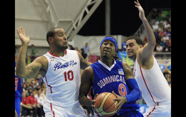 República Dominicana fue un rival bastante difícil para los puertorriqueños. AP  /