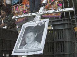 En Morelos fue colocado un memorial para recordar a Juan Francisco Sicilia y a sus seis amigos asesinados. EL UNIVERSAL  /
