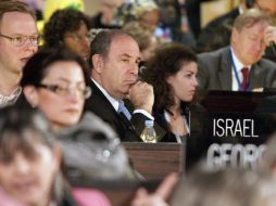 La delegación de Israel tras la aceptación de Palestina como miembro de pleno derecho de esta organización de la ONU. EFE  /