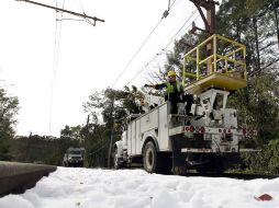 En NY, unas 127 mil personas estaban sin electricidad, según señalaban las compañías Con Edison y NYSEG. AP  /
