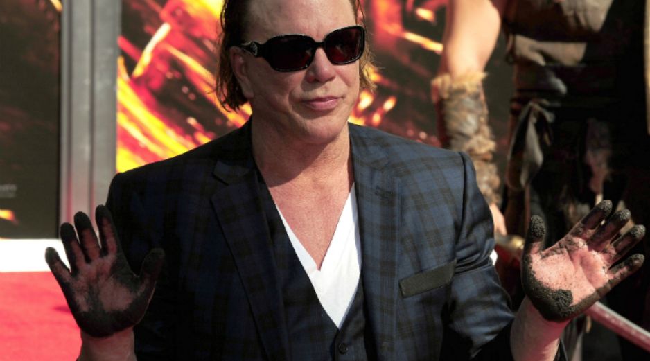 El actor y ex boxeador estadounidense  Mickey Rourke imprimió sus huellas en Hollywood. AFP  /