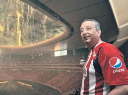 El presidente del Guadalajara en la inauguración del Estadio Omnilife el 30 de julio de 2010, quizás el mayor logro de su gestión.  /
