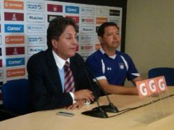 Juan José Frangie anuncia el relevo en la dirección técnica en rueda de prensa. ESPECIAL  /