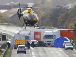 La carambola que involucró al menos 27 vehículos en una autopista del suroeste de Inglaterra dejó al menos 44 víctimas. EFE  /