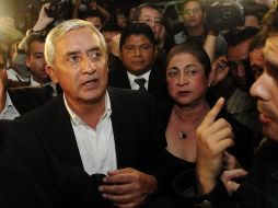 Otto Pérez Molina  llega al evento en que se proclamó nuevo presidente electo. EFE  /