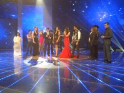 Entre abucheos del público y quejas de los alumnos, el director declaró que el ingreso de los jóvenes servirá de motivación. TWITTER  /