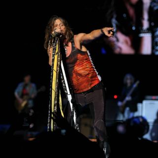 Aerosmith sufre y goza en el Omnilife