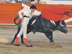 El matador de toros Alejandro Talavante durante una corrida en la Plaza de Toros Nuevo Progreso.  /