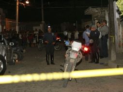 Los agresores se dieron a la fuga a borda de una camioneta Chevrolet Blazer colo café.  /