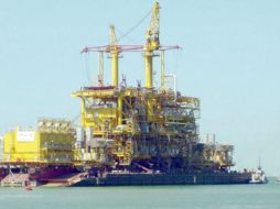 A través de los puertos, México envía a su vecino del norte alrededor del 80 por ciento del crudo que exporta. ARCHIVO  /