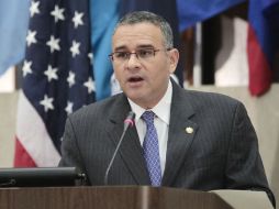 Mauricio Funes, presidente de El Salvador, muestra su solidaridad con México. ARCHIVO  /