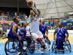 Eduardo Prieto fue la figura del encuentro al encestar para 16 unidades. ESPECIAL  /