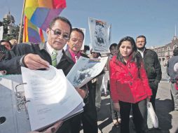 La comunidad gay del Estado de México intentó juntar 50 mil firmas en apoyo a las uniones entre parejas del mismo sexo. EL UNIVERSAL  /