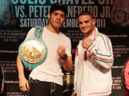 Chávez (i) y Manfredo se enfrentarán mañana en la Arena Reliant de la ciudad de Houston. NOTIMEX  /