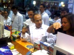 Felipe Calderón y su esposa Margarita Zavala realizaron compras con motivo del ''Buen Fin''. EL UNIVERSAL  /
