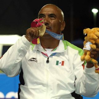 Mauro Máximo se impone en lanzamiento de bala