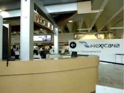 La aerolínea Mexicana lleva más de un año sin despegar aviones. ARCHIVO  /