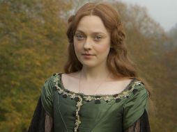 El vestuario para 'Effie' es recatado, y es un sueño para Fanning actuar con vestuarios de época. AP  /