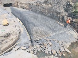 En 2010 comenzaron las obras para sanear el agua del Canal de Las Pintas, con un costo total de 190 millones de pesos.  /