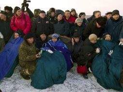 Los tripulantes aterrizaron hoy con éxito en las estepas de Kazajistán. AP  /