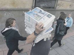 Ni el giro político a la derecha ni las promesas de cambio lograron calmar a los mercados bursátiles ayer lunes. REUTERS  /