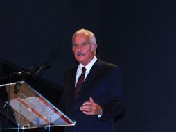 El escritor mexicano Carlos Fuentes, quien hoy presenta en Nueva York su último libro. ARCHIVO  /