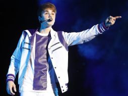 Aunque ya había sido desestimada la acusación, Justin Bieber se sometió al examen. ARCHIVO  /
